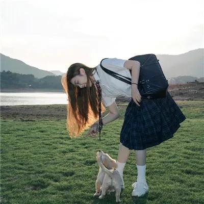 迷雾中的她